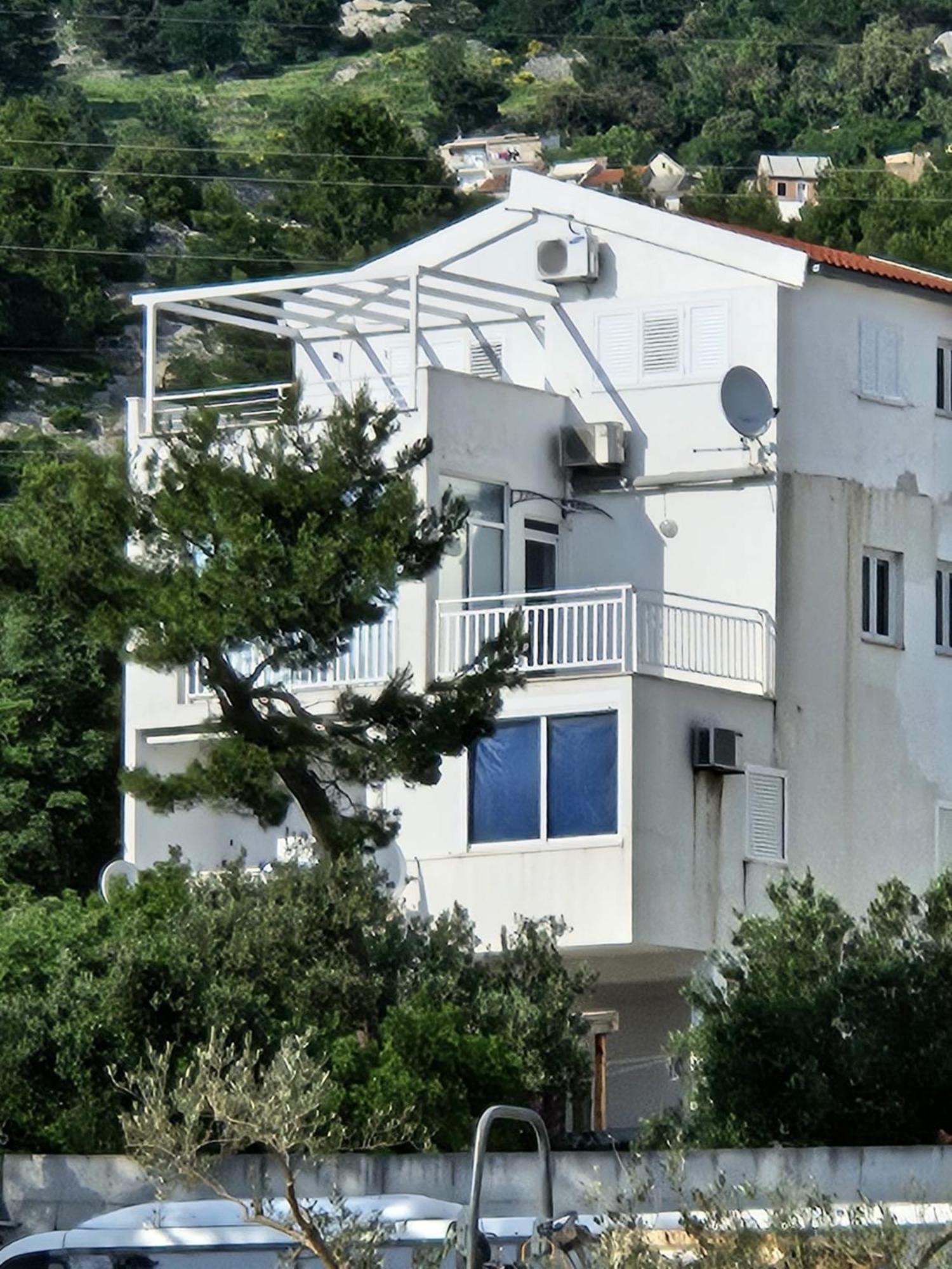 Apartment Eny Baska Voda Bagian luar foto